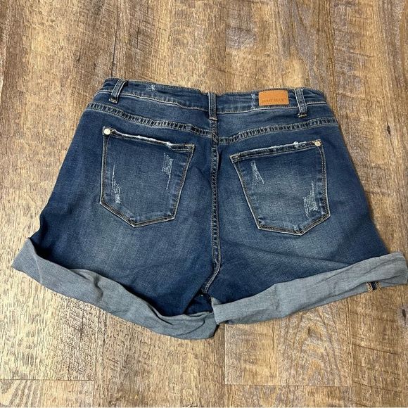 JUDY BLUE Shorts Womens Large Mid Rise Cuffed Blue Denim Distressed Ripped 29x4 - Picture 7 of 8